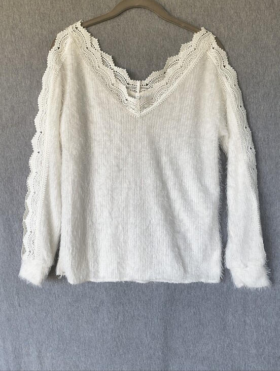 Source Unknown Sweaters - White Lace‑Trim Fuzzy Sweater – Size XL